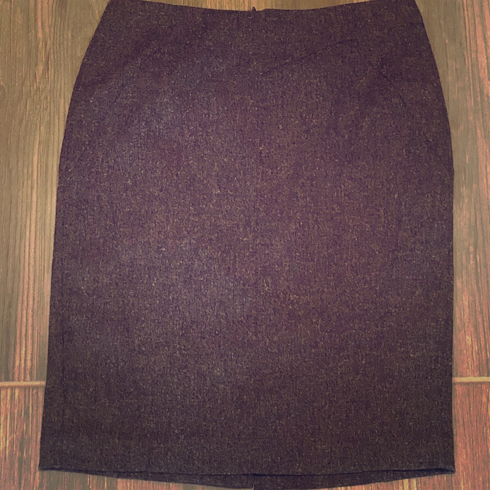 Light brown pencil skirt.